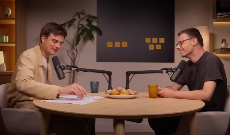 Émilien après son élimination des 12 Coups de Midi interviewé par Hugo Décrypte sur YouTube révélant ses faiblesses en botanique et ses projets